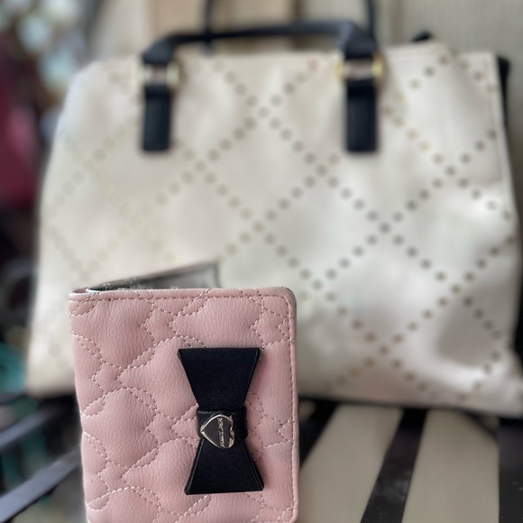 Betsey Johnson handbag and wallet bundle - Picture 6 of 8